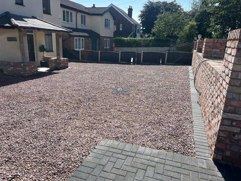 Rhino pave gravelled driveway with charcoal edging apron and retaining wall in deeside flintshire 12.jpeg